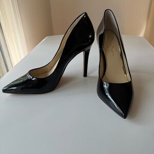 Jessica Simpson Black Patent Cassani Pointed-Toe Pumps Size 11